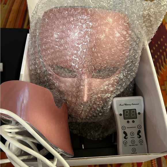 HIME SAMA 7 color LED skincare mask - Picture 2 of 3